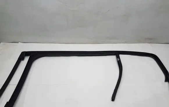 Citroen C5 Aircross Rubber seal rear door window/glass 9816902980