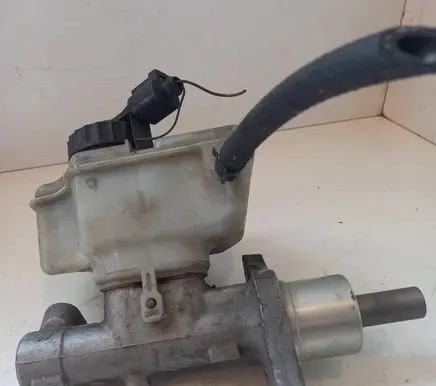 Audi A3 S3 A3 Sportback 8P Master brake cylinder 1K1611301C