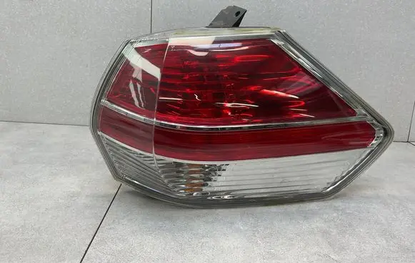 Nissan X-Trail T32 Rear/tail lights 