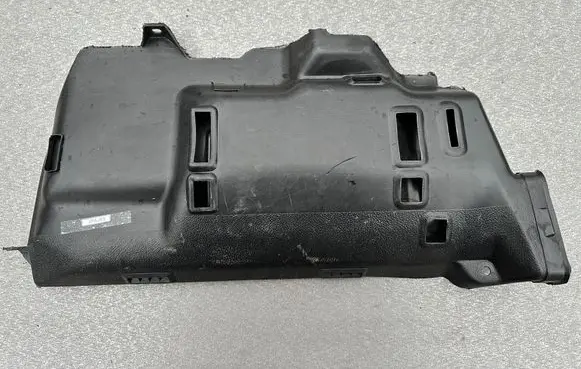 Mitsubishi Pajero Cabin air duct channel MB657357
