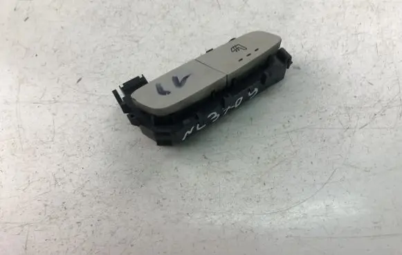 Mercedes-Benz C W205 Seat heating switch A2059050004