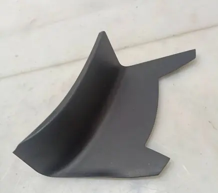 Porsche Macan (95B) Rear/tail light trim molding 95B945311C 18957503 00005073