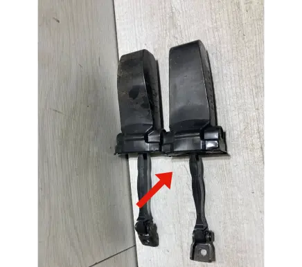 Skoda Octavia Mk3 (5E) Rear door check strap stopper 5e0839249