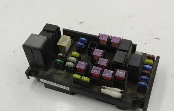 Subaru Legacy Fuse module 82241AG000