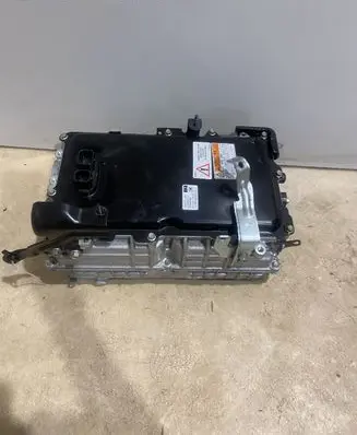 Voltage converter inverter