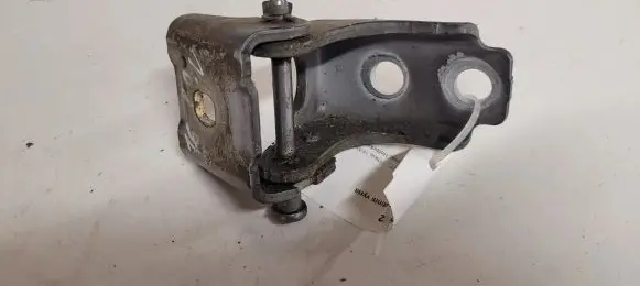 Citroen DS3 Front door upper hinge
