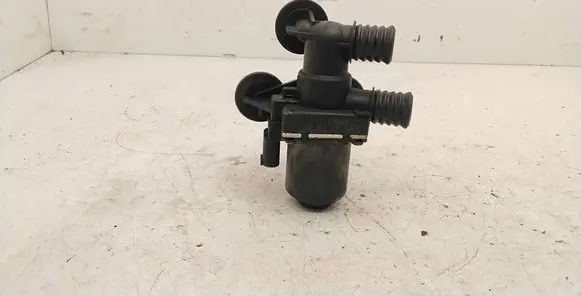 BMW 3 E46 Coolant heater control valve 8369805 1147412144 E1020823