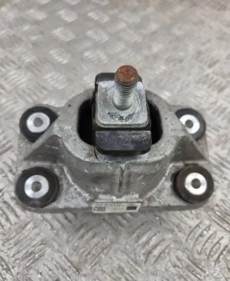 Land Rover Discovery 5 Engine mount bracket FPLA6A003BB