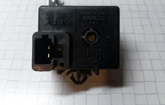 Toyota Avensis T250 Other relay 8665013010 0689003570
