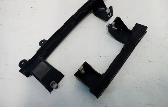 Citroen C3 Aircross Door glass rail 13454326