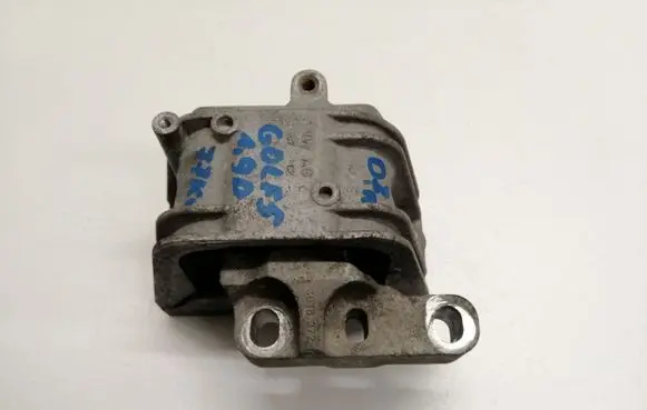 Volkswagen Golf V Engine mount bracket 1K0199262