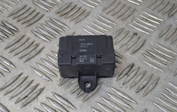 Toyota Avensis T250 Seat heating relay 875010W0100 04523 200420
