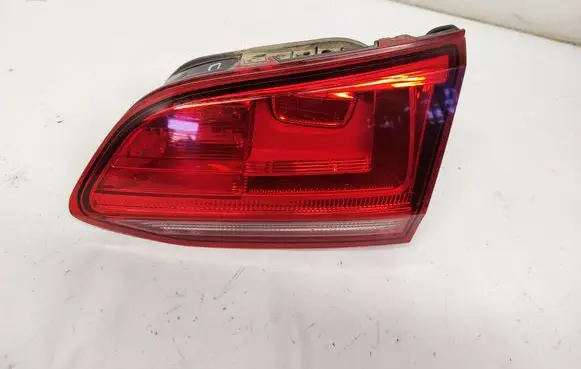 Tailgate rear/tail lights