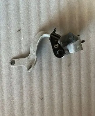 Audi Q7 4L Tailgate/trunk/boot hinge 4L0827300C