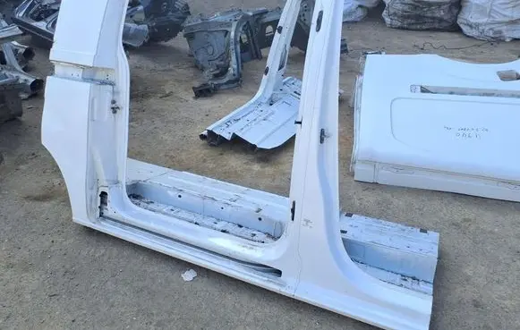 Peugeot Expert Pillar (middle) 1613968780
