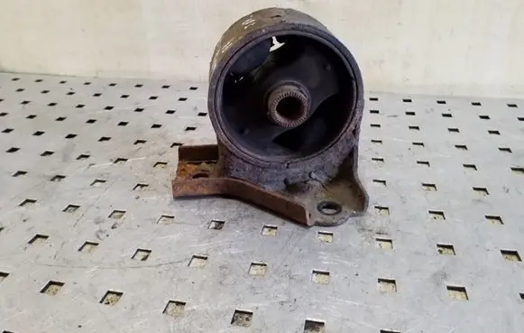 KIA Sportage Engine mount bracket