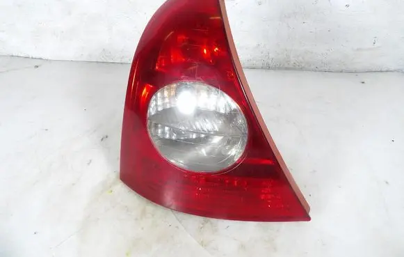 Renault Clio III Rear/tail lights 8200071413