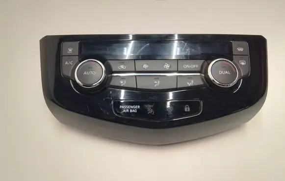 Nissan Qashqai Climate control unit 275004EA1A L3970T907771
