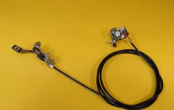 Toyota RAV 4 (XA10) Fuel cap flap release cable 
