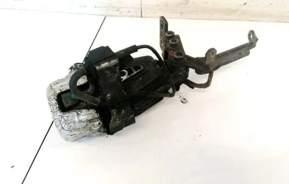 BMW 1 E81 E87 Engine mount bracket