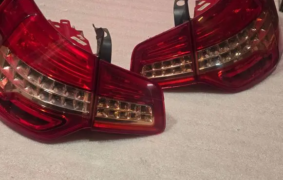 Citroen C5 Rear/tail lights set VP8X7X13405AX 9681063880 9681063680