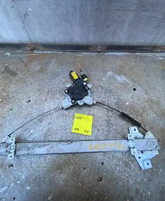 Hyundai Getz Front door window regulator with motor 