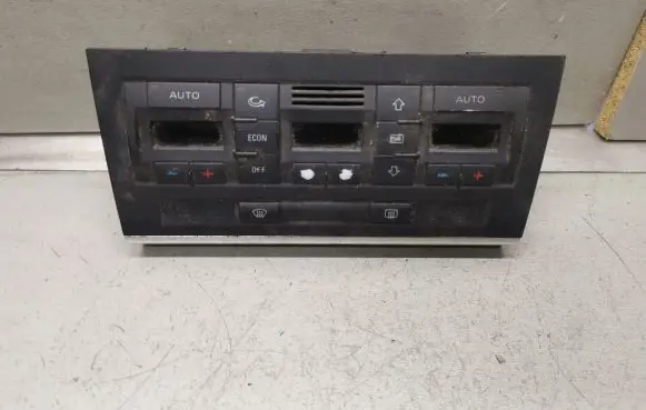 Audi A4 S4 B6 8E 8H Climate control unit 8E0820043H