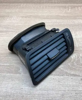 Volkswagen PASSAT B6 Dash center air vent grill 3C2819701E