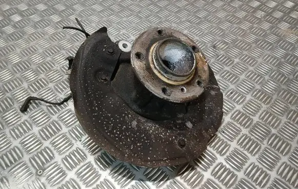 BMW 1 E81 E87 Front wheel hub spindle knuckle