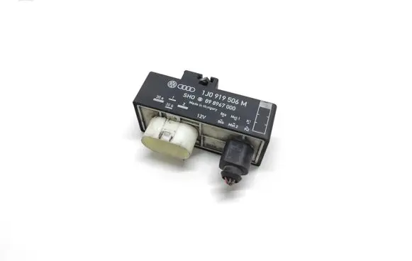 Coolant fan relay