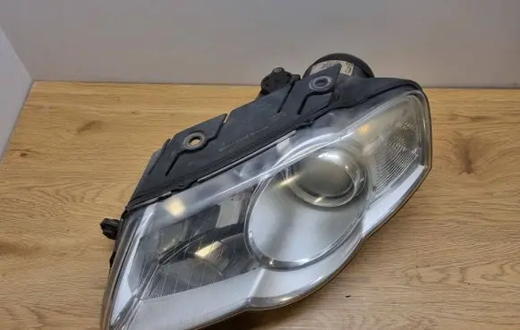 Volkswagen PASSAT B6 Headlight/headlamp 3C0941005M 89312170