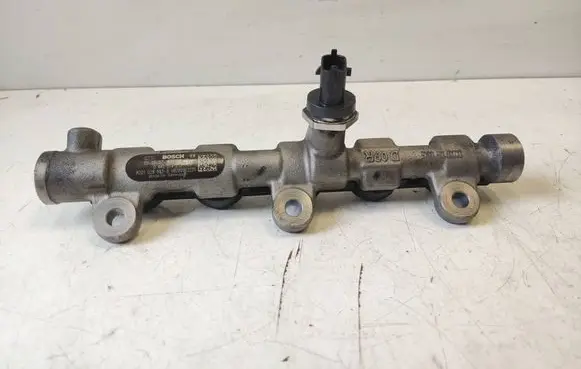 Renault Trafic II (X83) Fuel main line pipe 0445214212 8201028992B H8200912225