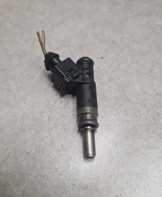 BMW 1 E81 E87 Fuel injector 7506158 7003C00997