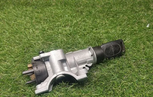 Audi A6 S6 C5 4B Ignition lock 1J0419959