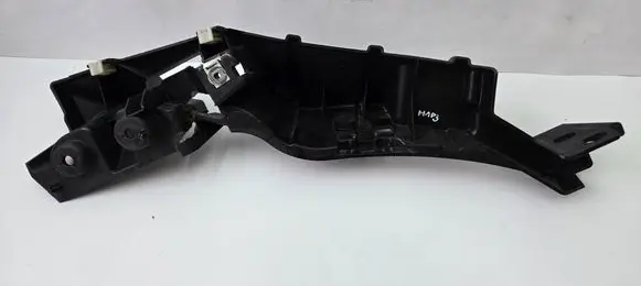 BMW i3 Fender mounting bracket 7368157 010203040506 18951610
