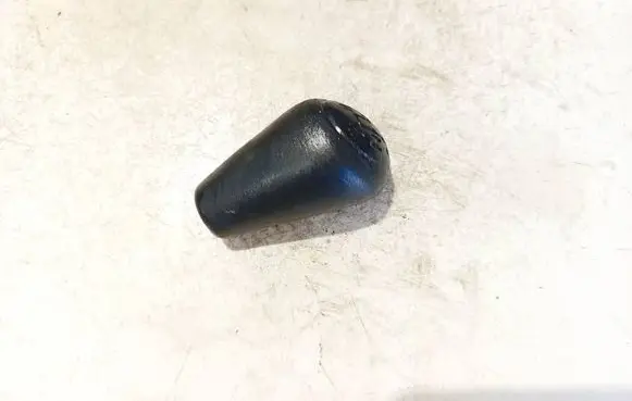 Toyota Hilux (AN10, AN20, AN30) Gear lever shifter trim leather/knob 