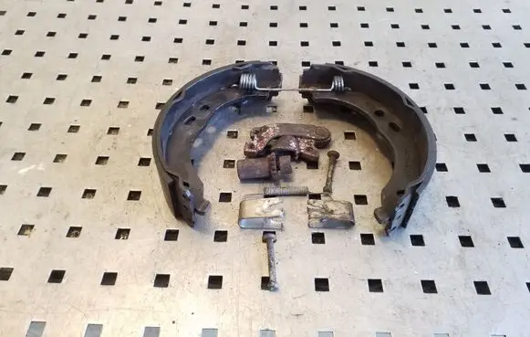 Peugeot Boxer Handbrake/parking brake pads 