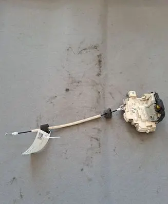 Audi A6 S6 C6 4F Front door lock 4F1837016