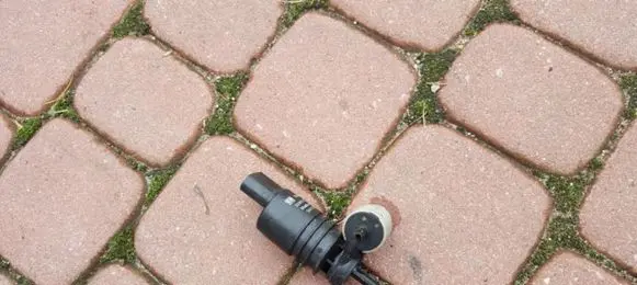 Opel Astra J Windscreen/windshield washer pump 13250357