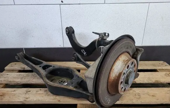 Audi Q3 8U Rear wheel hub