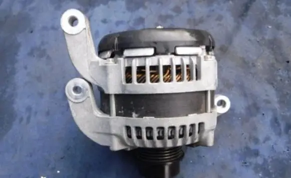 Ford Mustang VI Generator/alternator GR3T10300FB