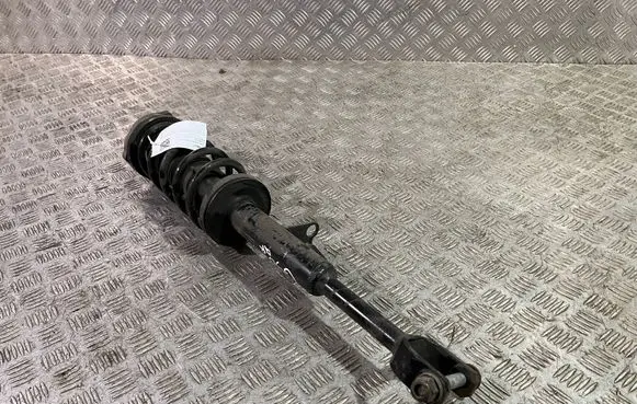 BMW 5 G30 G31 Front shock absorber with coil spring 6866598