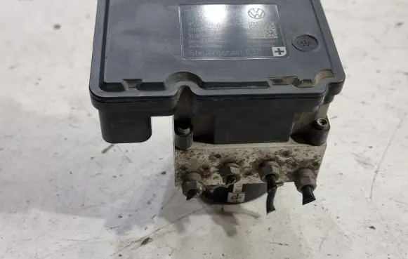 Volkswagen Jetta VI ABS Pump 1K0907379BG 1K0614517DB