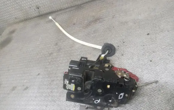 Audi A2 Front door lock 8Z1837016E