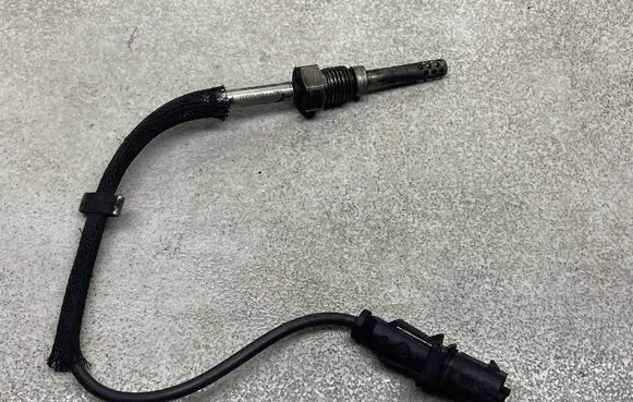 Opel Zafira B Exhaust gas temperature sensor 55355404
