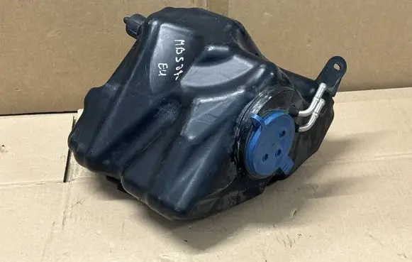 Mercedes-Benz S W221 Windshield washer fluid reservoir/tank A2218600160 2218600160