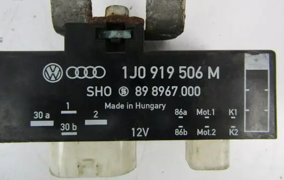 Volkswagen Golf IV Fan control module 1J0919506M