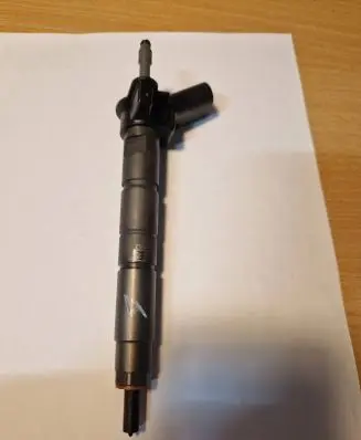 BMW 7 G11 G12 Fuel injector 8571565