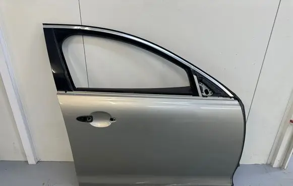 Jaguar XJL Front door