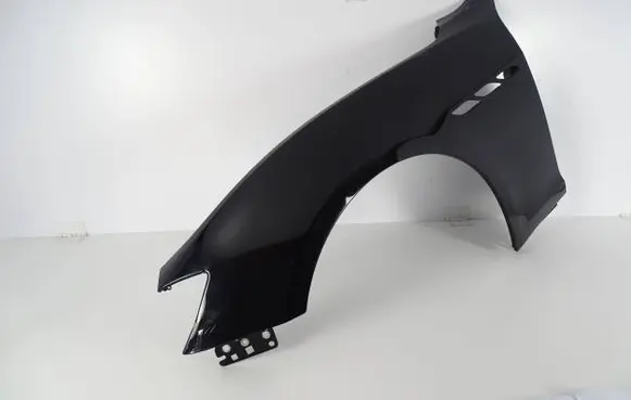 Maserati Ghibli Fender 673009035
